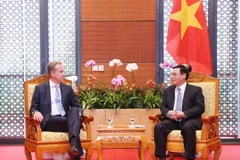 Phó Thủ tướng Vương Đình Huệ tiếp Chủ tịch Diễn đàn Kinh tế thế giới (WEF) Borge Brende. (Ảnh: Lâm Khánh/TTXVN)
