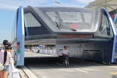 Một số tờ báo khẳng định rằng chiếc xe buýt này chẳng có hành trình thử nghiệm nào. (Nguồn: economist.com)