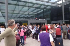 Hành khách ở sân bay Heathrow. (Nguồn: standard.co.uk)