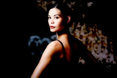 Alice Renavand - Vũ công ngôi sao của Nhà hát Quốc gia Pháp Opéra de Paris.