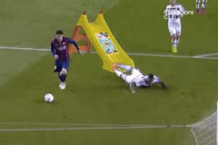 Ảnh chế pha lừa bóng của Messi khiến Boateng "ngã dập mặt"