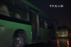 [Video] Lực lượng nổi dậy Syria sơ tán khỏi thành phố Aleppo