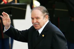 Tổng thống Algeria Abdelazizz Bouteflika. (Nguồn: Famous People)