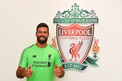 Thủ thành đắt giá nhất thế giới Alisson Becker.