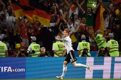 Kroos mang chiến thắng nghẹt thở về cho đội tuyển Đức.