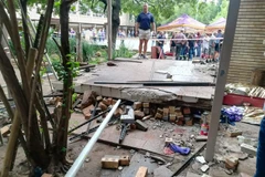 Ít nhất 3 học sinh đã thiệt mạng trong vụ sập. (Nguồn: timeslive.co.za)