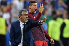 Ronaldo chỉ đạo cùng HLV Santos. (Nguồn: Reuters)