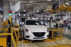 Kiểm tra chất lượng sản phẩm trước khi xuất xưởng tại nhà máy THACO (Khu kinh tế mở Chu Lai, huyện Núi Thành, tỉnh Quảng Nam). (Ảnh: Vũ Sinh/TTXVN)