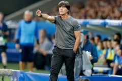 HLV Joachim Loew trong trận Đức thắng Ukraine. (Nguồn: AP)