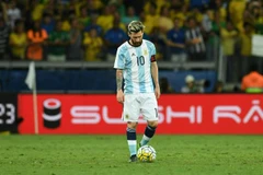 Messi mờ nhat trong ngày Argentina thảm bại trước Brazil. (Nguồn: AFP/Getty Images)