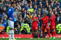 Liverpool (áo đỏ) làm lu mờ Everton. (Nguồn: EPA)