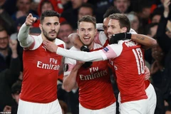 Arsenal giành ưu thế sau lượt đi tứ kết Europa League.