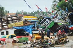 Cảnh tàn phá của sóng thần tại Pandeglang, tỉnh Banten, Indonesia ngày 23/12. (Ảnh: THX/TTXVN)