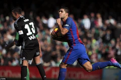 Suarez mang 1 điểm về cho Barcelona. (Nguồn: Reuters)