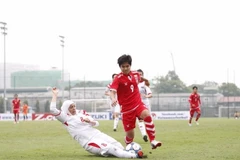 Myanmar (áo đỏ) dễ dàng đánh bại Syria 14-0. (Nguồn: MFF)