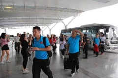 Tuyển Việt Nam lên đường sang Myanmar. (Ảnh: Trọng Đạt/TTXVN)