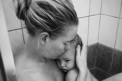 Bức ảnh gây xúc động. (Nguồn: Daily Mail)