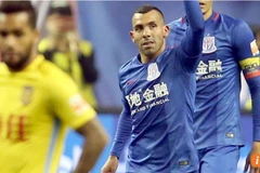 Tevez mang chiến thắng về cho Shanghai Shenhua. (Nguồn: scmp.com)