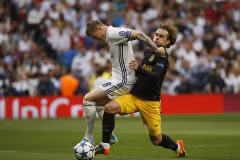 Atletico (áo đen) có thể làm nên điều thần kỳ trước Real? (Nguồn: Reuters)
