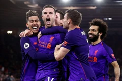 Liverpool trở lại ngôi đầu Premier League.