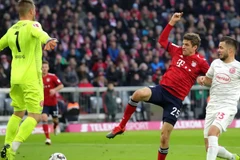 Mueller lập cú đúp nhưng Bayern vẫn mất điểm ngay trên sân nhà. (Nguồn: MedioTiempo)