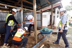 Các nhân viên của SK E&C có mặt tại Lào. (Nguồn: SK E&C)