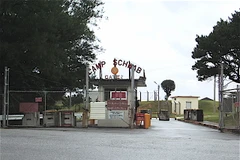 Trại Schwab của Mỹ ở đảo Okinawa. (Nguồn: Pinterest)