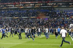 Cảnh tượng kinh hoàng không đáng có ở một trận bóng đá. 