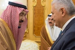 Quốc vương Saudi Arabia Salman và Thủ tướng Thổ Nhĩ Kỳ Binali Yildirim. (Nguồn: alarabiya.net)