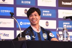 Công Phượng vui vẻ trong ngày ra mắt Incheon United. (Nguồn: incheonutd.com)