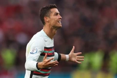 Cú đúp vào lưới Hungary đưa Ronaldo thành chân sút vĩ đại nhất EURO