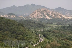 Quang cảnh Khu phi quân sự (DMZ) phân chia hai miền Triều Tiên tại Cheorwon, tỉnh Gangwon, Hàn Quốc. (Ảnh: Yonhap/TTXVN)