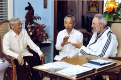 Lãnh tụ Cuba Fidel Castro với các vị lãnh đạo Việt Nam