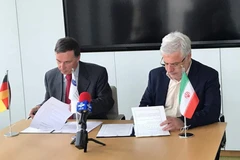 Quang cảnh buổi ký kết. (Nguồn: tehrantimes.com)