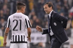 Paulo Dybala và HLV Max Allegri. (Nguồn: Getty Images)