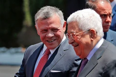 Quốc vương Jordan Abdullah II và Tổng thống Palestine Mahmoud Abbas. (Nguồn: AFP)