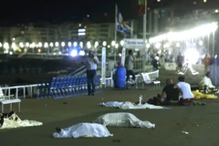 Các thi thể tại hiện trường vụ tấn công. (Nguồn: Reuters)