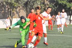 U16 nữ Việt Nam (áo đỏ) có chiến thắng đậm trước U16 Bahrain. (Nguồn: VFF)
