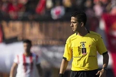 Trọng tài người Indonesia Thoriq Munir Alkatiri điều khiển trận Lào-Việt Nam. (Nguồn: indosport)