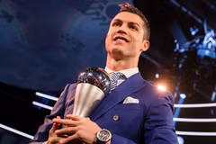 Ronaldo nhận danh hiệu Cầu thủ xuất sắc nhất năm 2018. (Nguồn: Getty Images)
