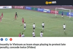 101 Great Goals đưa video về 'sự cố điên cuồng' tại V-League.