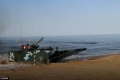 Xe tăng lưỡng dụng mạnh nhất thế giới của Trung Quốc. (Nguồn: dailymail)