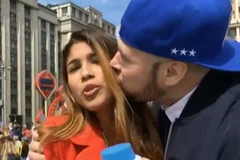 Julieth Gonzalez Theran bị sàm sỡ khi cô đang tác nghiệp. 