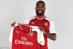 Alexandre Lacazette cập bến Arsenal. (Nguồn: ​Arsenal FC)
