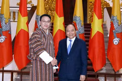 Thủ tướng Nguyễn Xuân Phúc tiếp Chủ tịch Thượng viện Vương quốc Bhutan. (Ảnh: Thống Nhất/TTXVN)