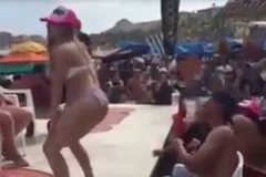 Clarissa tham gia khiêu vũ gợi cảm. (Nguồn: RT)