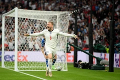 Luke Shaw là cầu thủ ghi bàn nhanh nhất lịch sử chung kết EURO