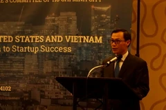 Ông Lương Thanh Nghị, Phó Chủ nhiệm Uỷ ban về người Việt Nam ở nước ngoài phát biểu khai mạc diễn đàn. (Ảnh: Hoàng Anh Tuấn/TTXVN)