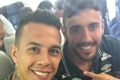 Alan Ruschel và Danilo, hai thành viên của Chapecoense. (Nguồn: 101greatgoals)