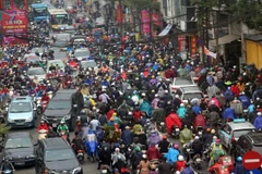 Cận Tết, nhiều tuyến đường của Thủ đô thường xuyên ùn tắc